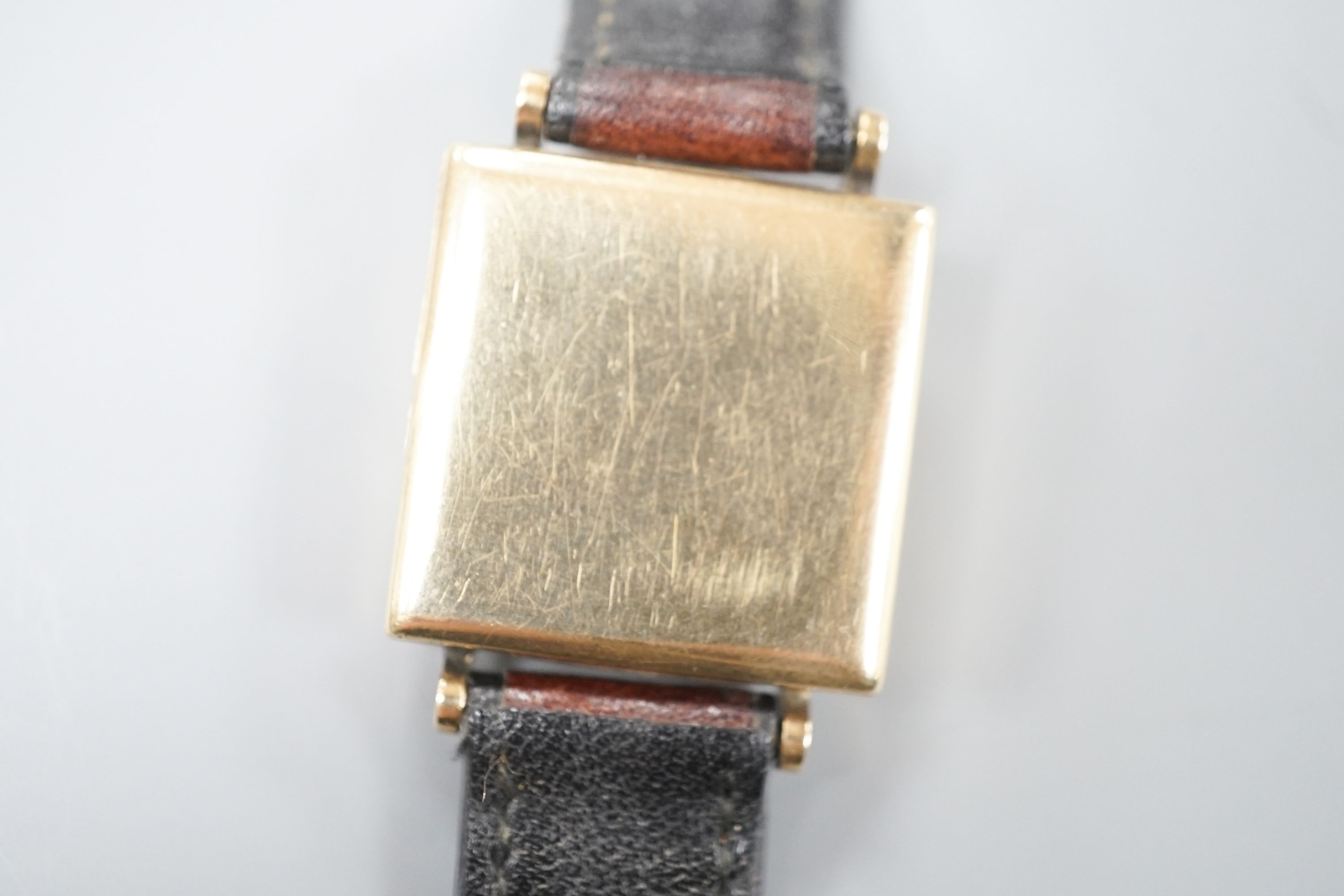 A gentleman's late 1940's 9ct gold Rotary Maximus manual wind wrist watch, on a leather strap, cased diameter 25mm, gross 23.3 grams (a.f.)